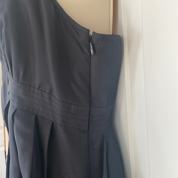 WORN ONCE GORGEOUS MINI SILK DRESS SIZE 6, LAUNDRY - Picture 5 of 7